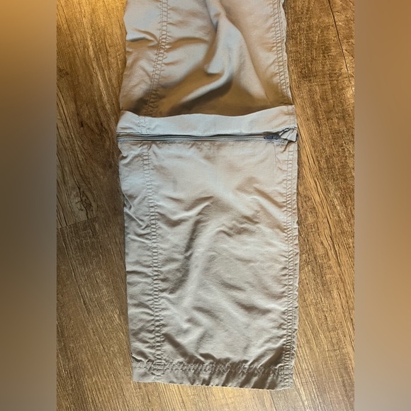 The North Face Women's size 6 Hiking Cargo ZipOff Convertible Capri Nylon H35 - Picture 7 of 10